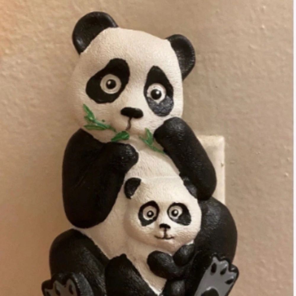 Panda Mom & baby panda beautiful Polyresin wall plug-in night light! home decor'